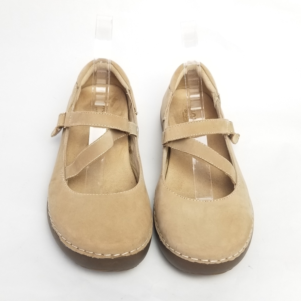 Vionic Judith Tan Leather Slip-On Maryjane